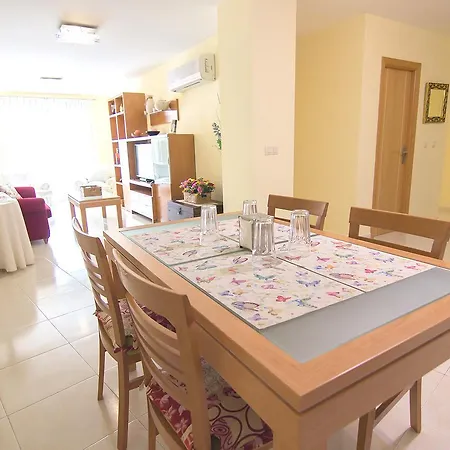 Plaza De Las Flores Apartment Malaga