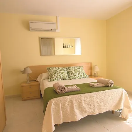 Plaza De Las Flores Apartment *